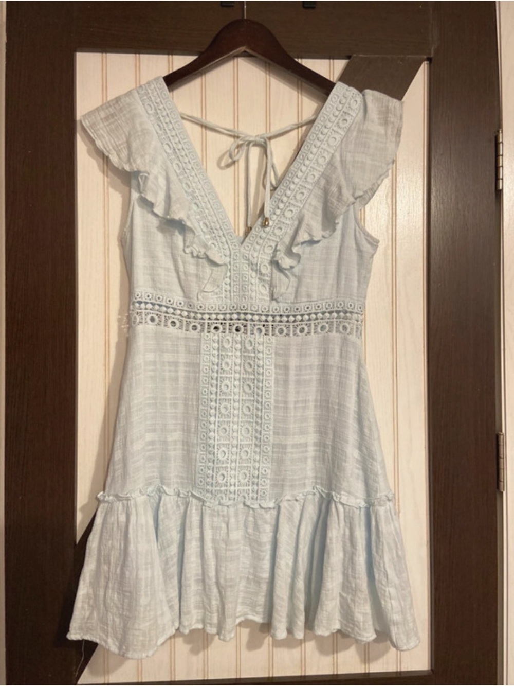 Sleeveless Light Blue Ruffle V-Neck Mini Dress with Lace Insets